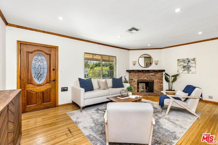 Property Photo:  11261 Blix Street  CA 91602 