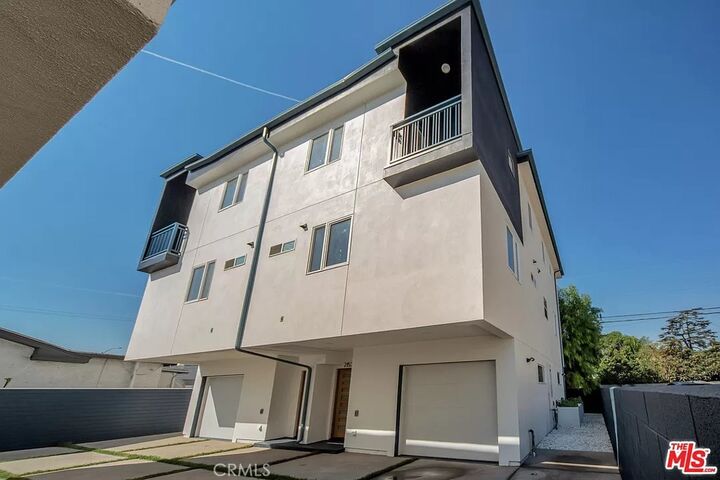 Property Photo:  2153 S West View Street  CA 90016 