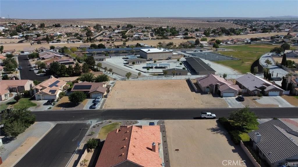 Property Photo: 14008 Topmast CA 92342