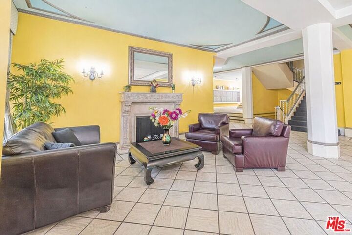 Property Photo:  5640 Franklin Avenue 500  CA 90028 