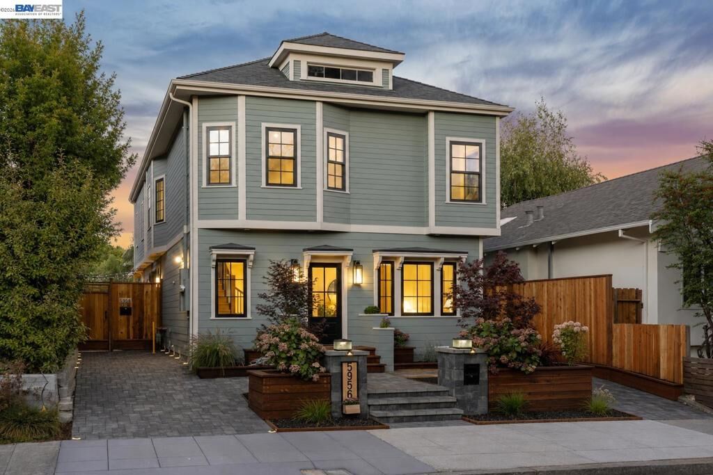 Property Photo: 5956 Canning St CA 94609