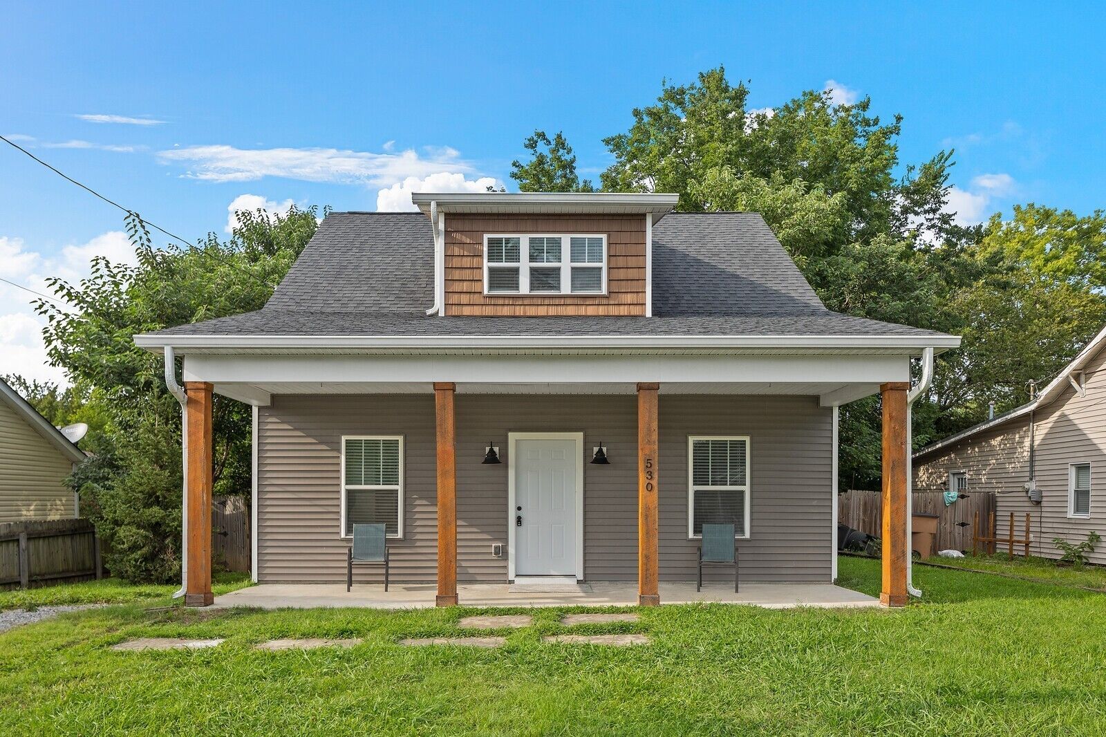 Property Photo: 530 Raymond St TN 37211