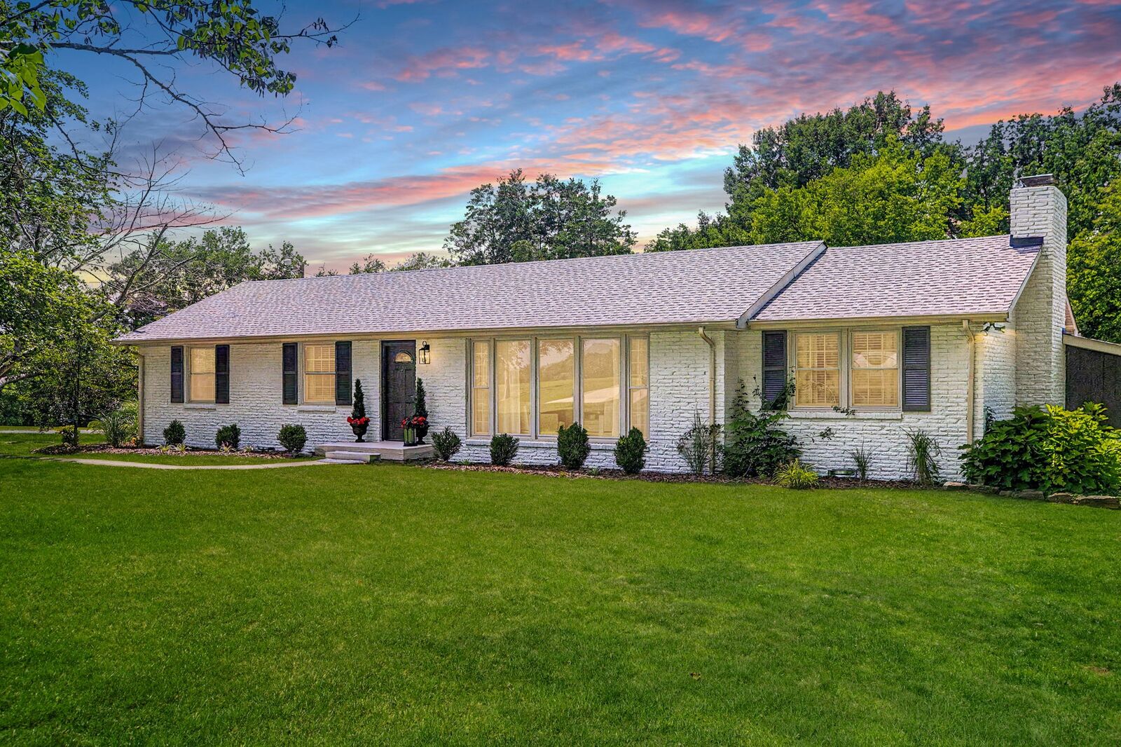 Property Photo:  4334 Louise Rd  TN 37051 