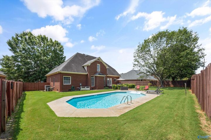 Property Photo: 108 Ervington Place AL 35758