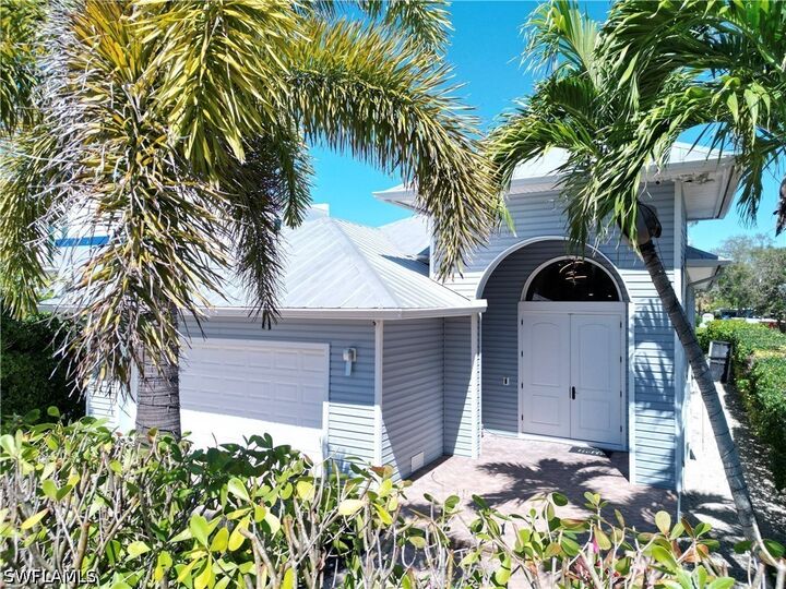 Property Photo: 3005 Coco Avenue FL 34112