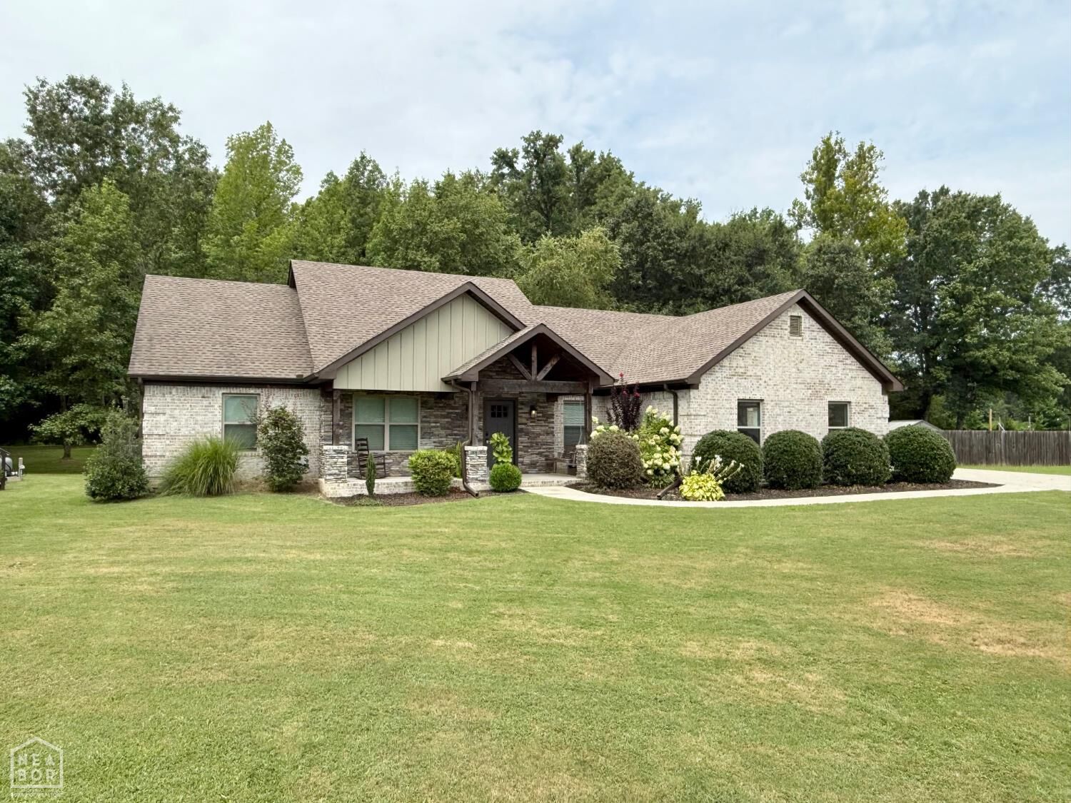 Property Photo: 305 Sandy Creek Dr AR 72176