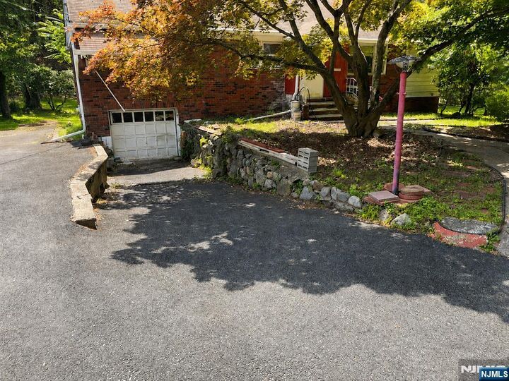Property Photo:  84 Grove Street  NJ 07436 