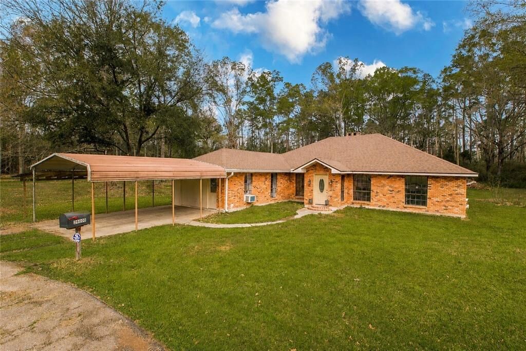 Property Photo:  26000 Robertson Road  LA 70744 