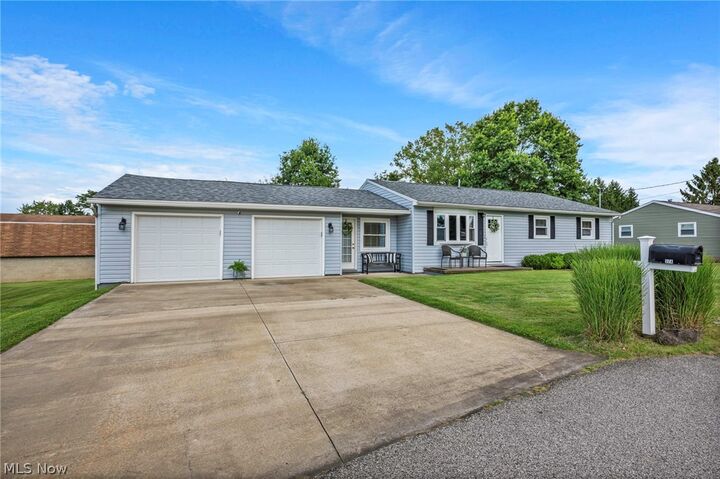 Property Photo: 374 Meadow Lane WV 26101