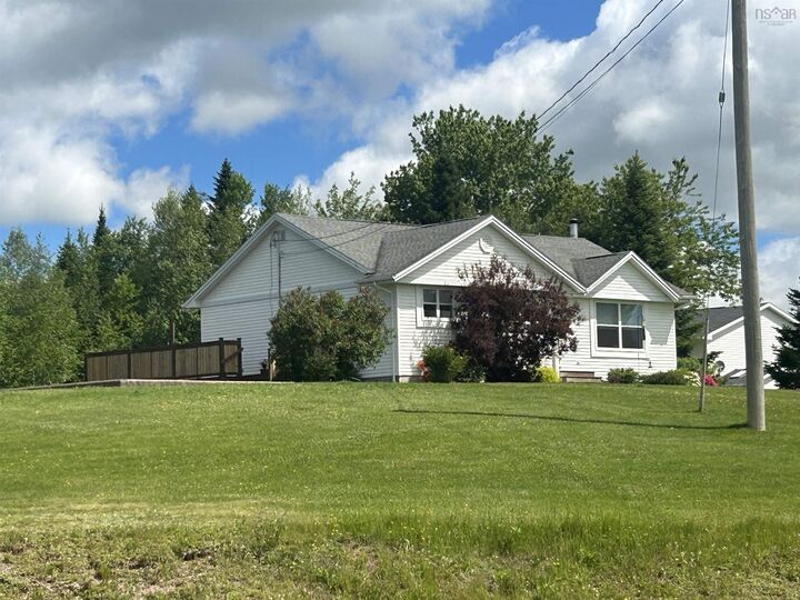 140 Mountain View Drive — photo 1