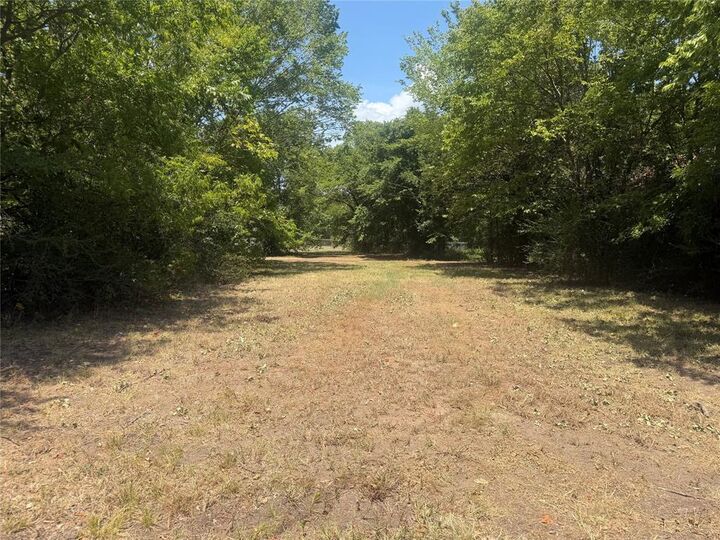 Property Photo:  704 E Booth  TX 75460 