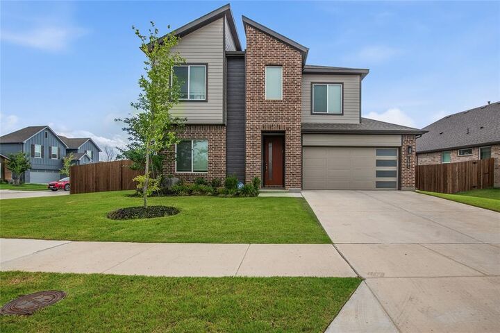 Property Photo: 1501 Woodpecker Street TX 76205