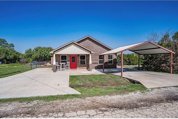 Property Photo: 2302 San Saba Court TX 76048
