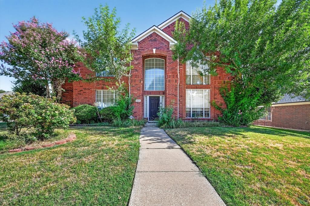 Property Photo:  1625 Falmouth Drive  TX 75025 