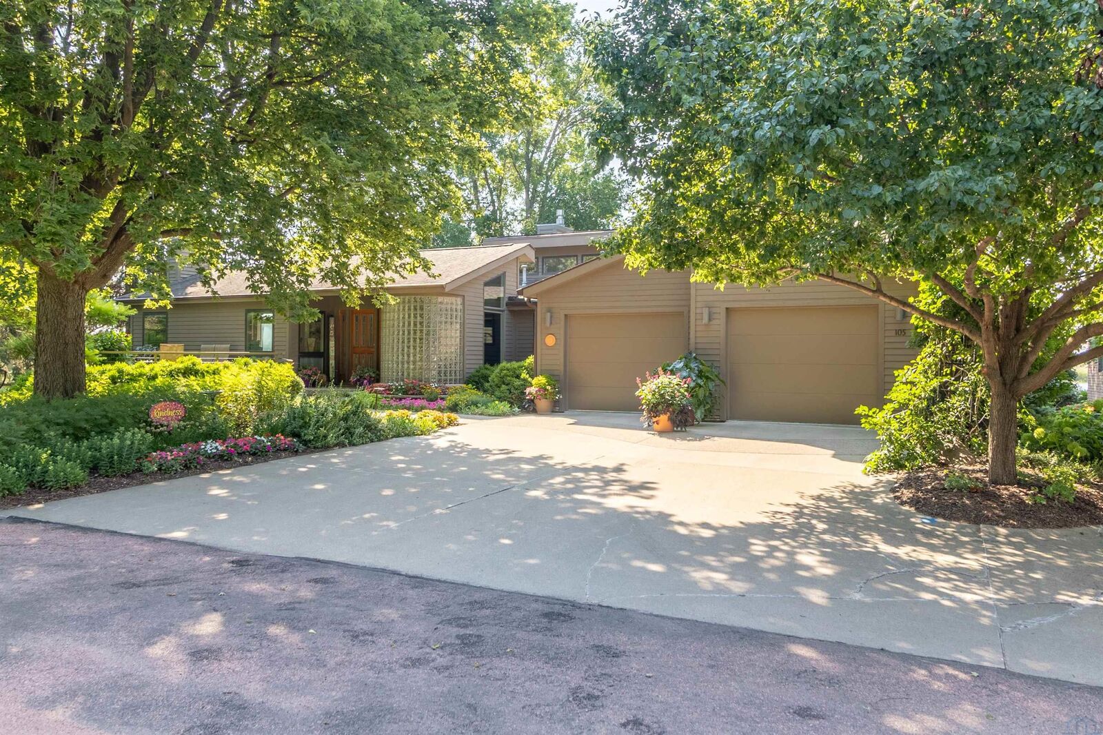 Property Photo:  105 Northshore Drive  SD 57049 