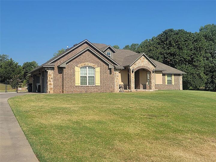 Property Photo: 8319 Shadow Lake Drive OK 73010