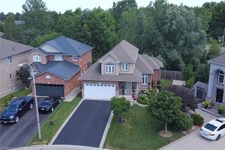 Property Photo: 71 Naomi Court ON L9G 5E4