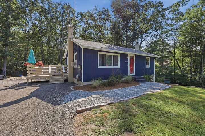 Property Photo:  43 Seaverns Bridge Road  NH 03054 
