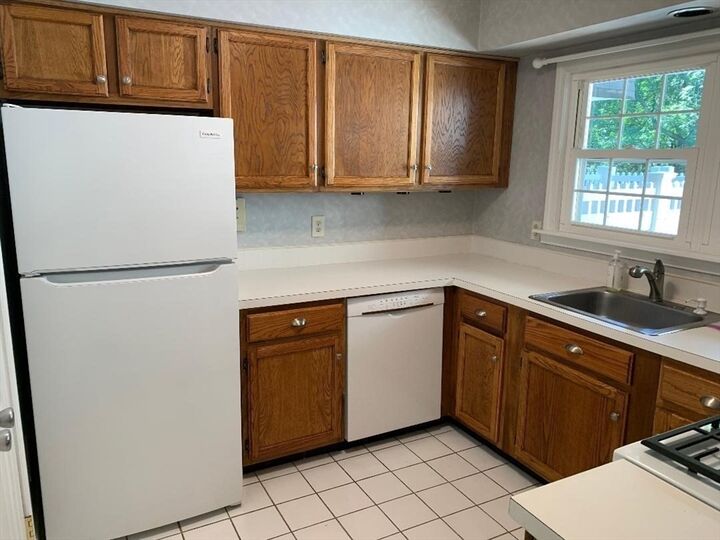 Property Photo:  906 Edgebrook Drive 906  MA 01505 
