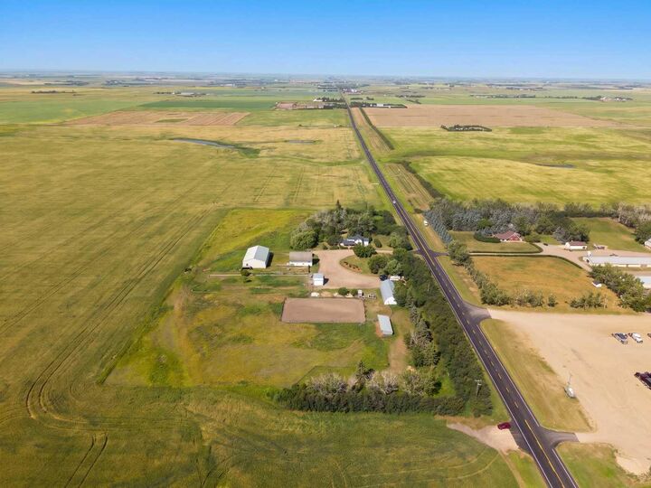 250035 Township Road 304 — photo 1