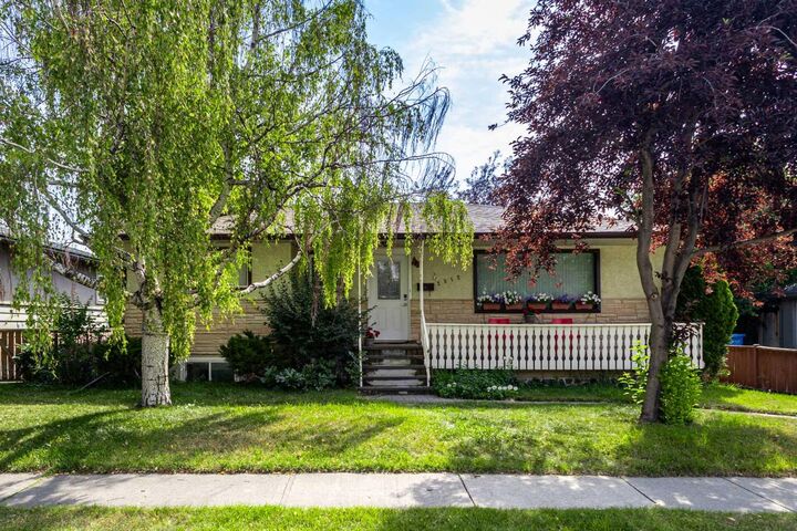 2812 24 Street NW — photo 1