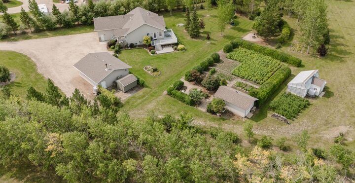 Property Photo: 712068 Range Road 74 22 AB T8W 5H6
