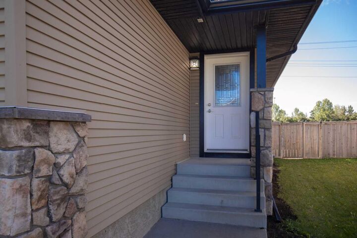 Property Photo: 92 Ireland Crescent AB T4R 3K7