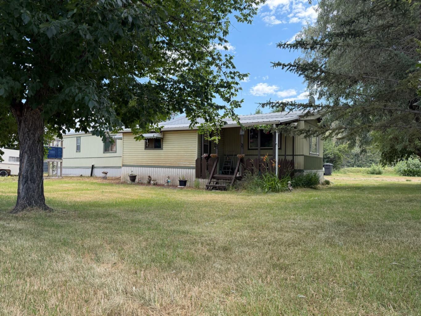 Property Photo: 171 2 Avenue AB T0J 0Y9