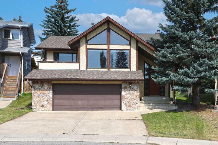 52 Edgeland Road NW — photo 1