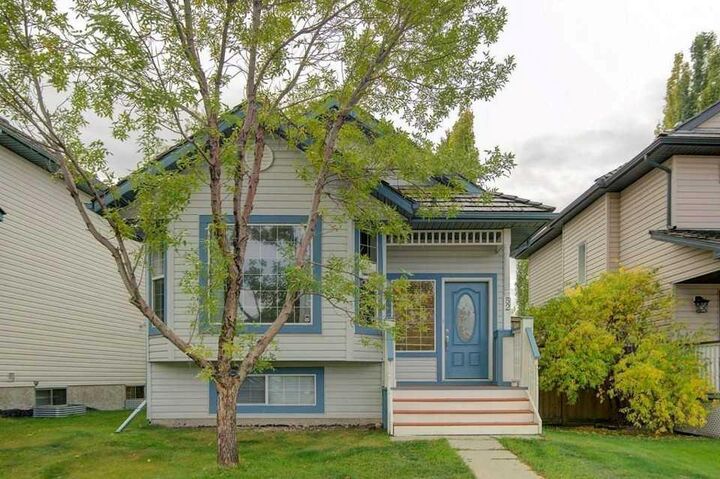 Property Photo: 52 Mt Aberdeen Circle SE AB T2Z 3H1