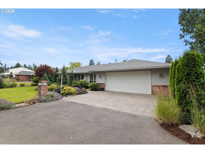 Property Photo:  1735 NE 169th Ave  OR 97230 