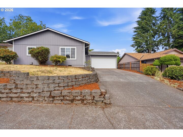 Property Photo: 5547 Fernbrook Ct OR 97306
