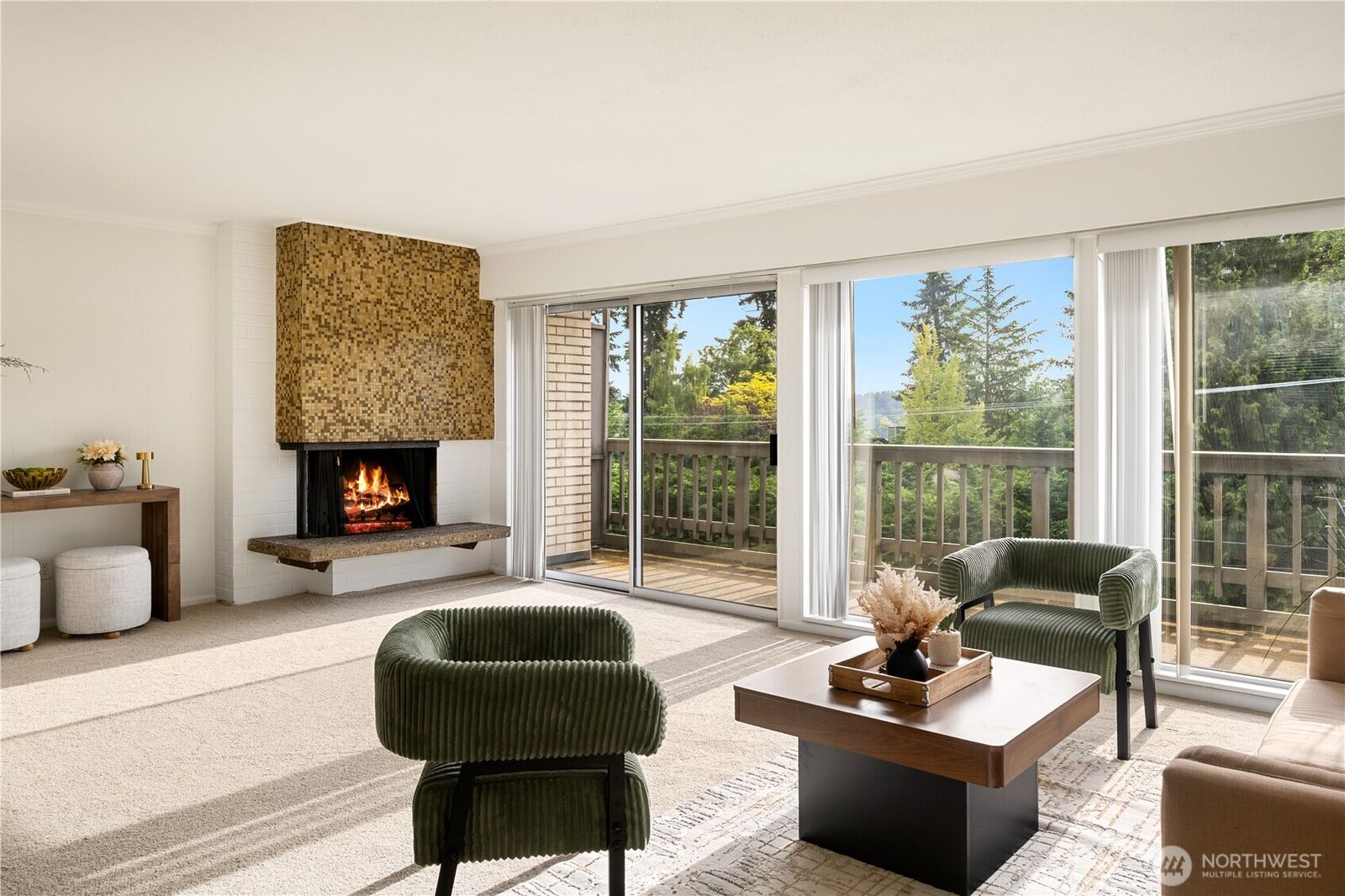 Property Photo:  2500  81st Avenue SE 351  WA 98040 