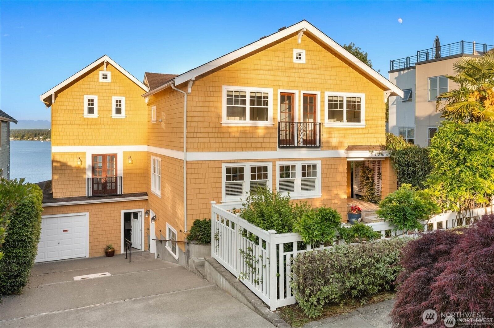 Property Photo: 1126 33rd Avenue S WA 98144