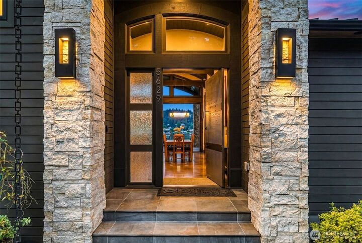Property Photo:  5629  Pleasure Point Lane SE  WA 98006 