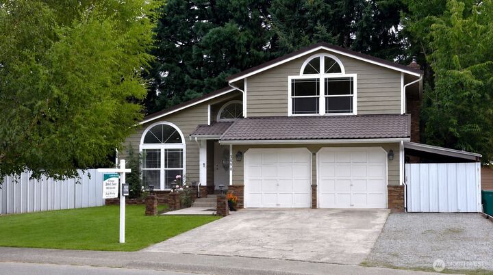 Property Photo:  5920  35th Way SE  WA 98092 