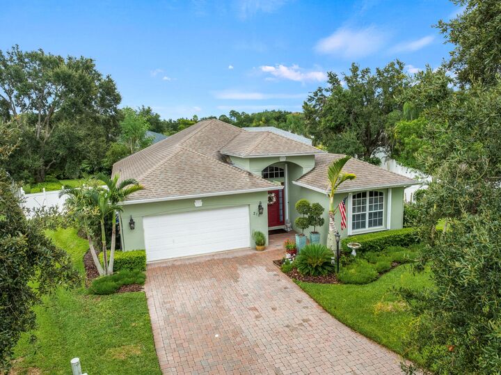 Property Photo:  210 Champagne Court SW  FL 32968 