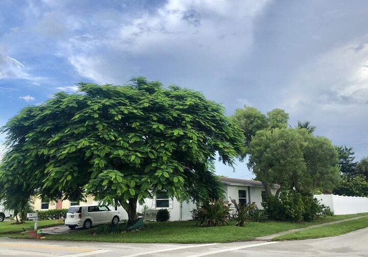 Property Photo:  301 5th Street  FL 33458 