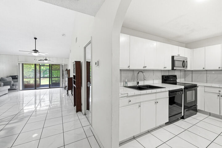 Property Photo: 120 Sunshine Boulevard FL 33411