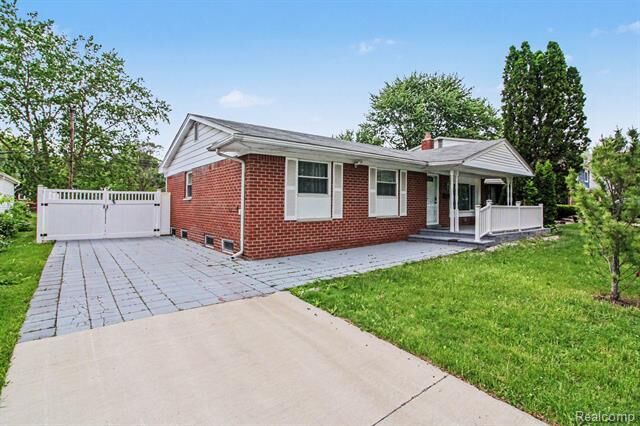 Property Photo:  2177 Alexander Drive  MI 48083 
