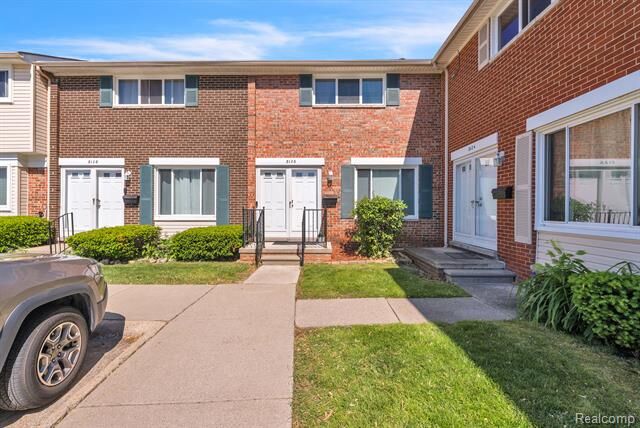 Property Photo: 8126 Farnum Avenue MI 48093