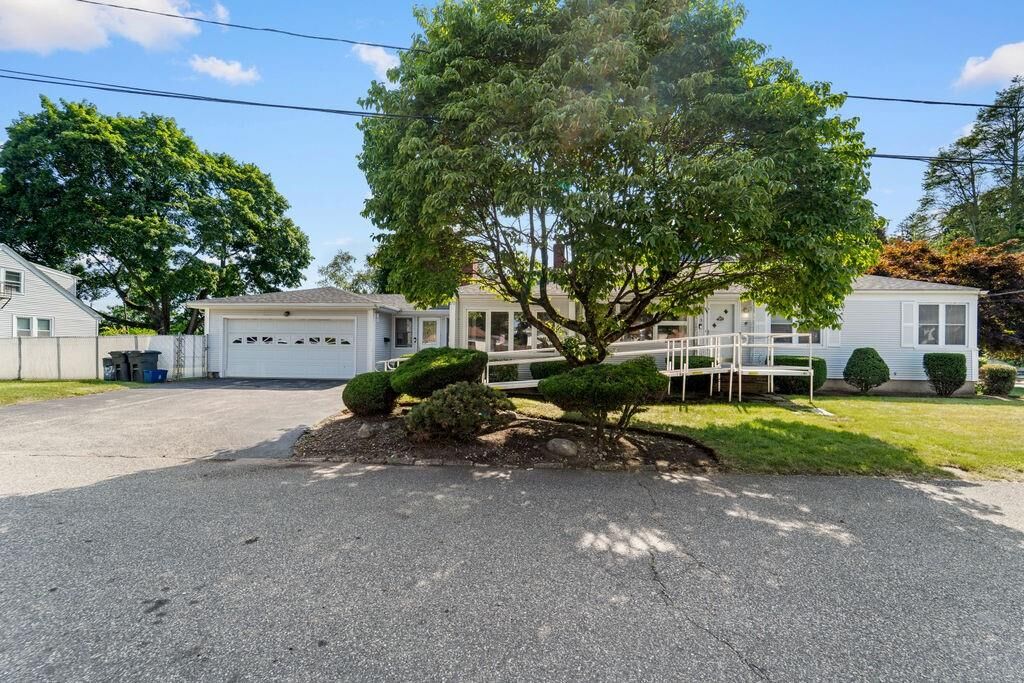 Property Photo:  11 Hemlock Drive  RI 02919 