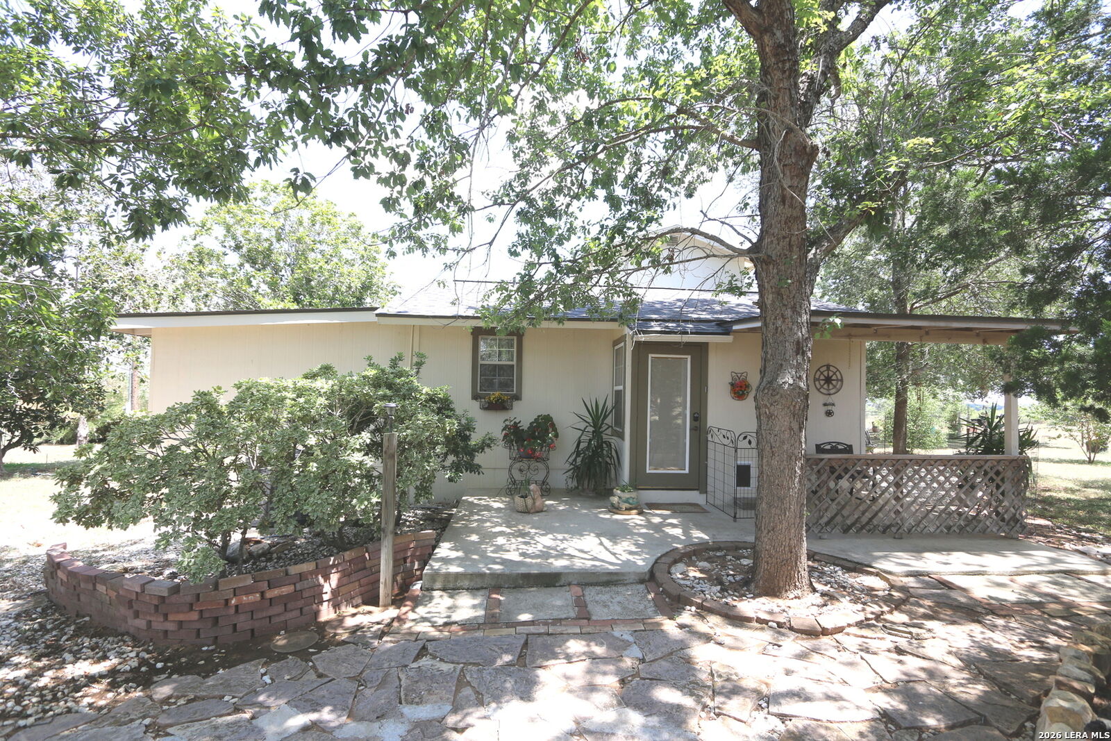 Property Photo:  1657 County Road 124  TX 78114 