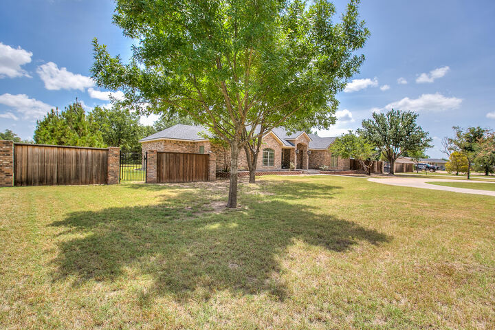 Property Photo: 2035 Country Club Estates Circle TX 76904