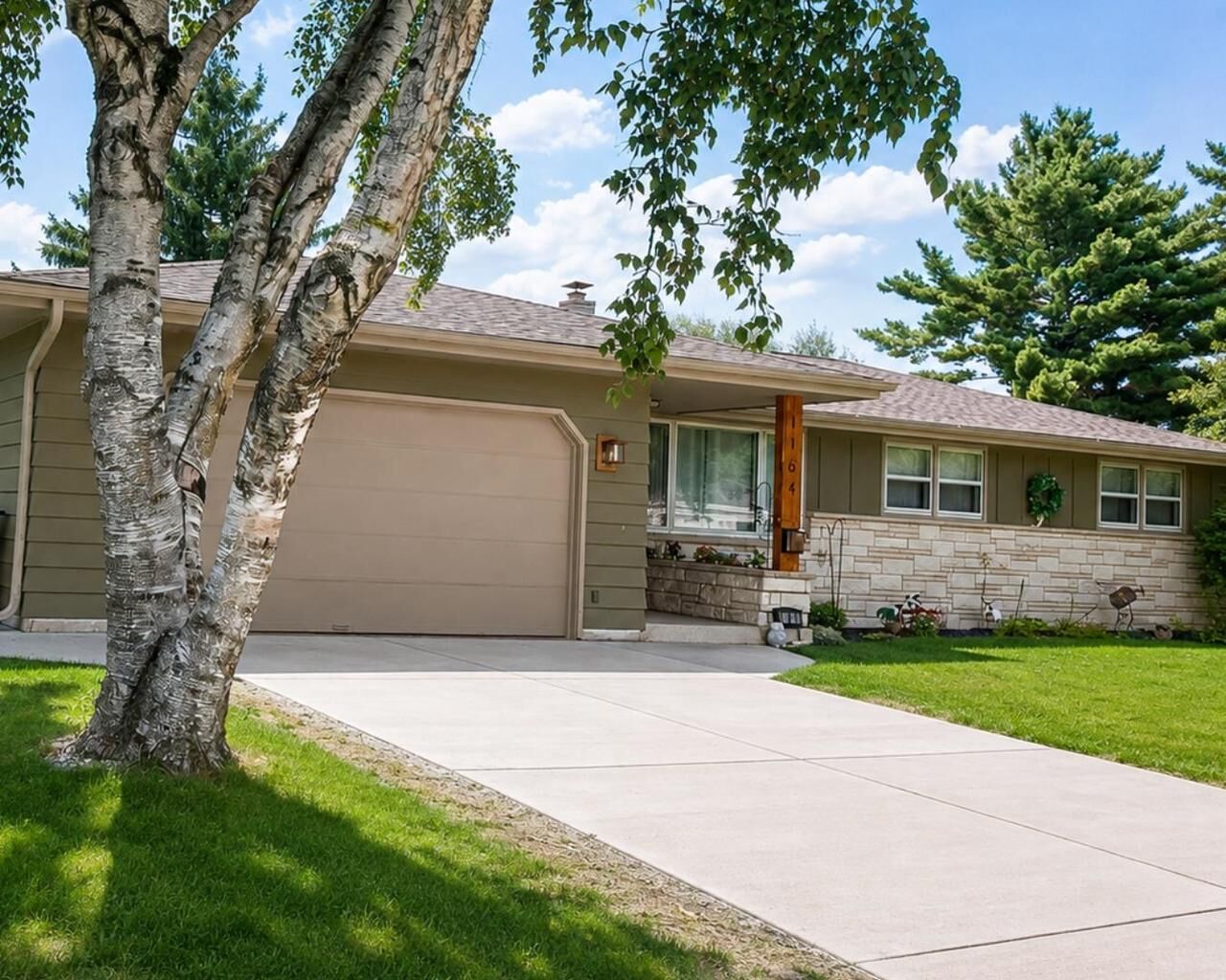 Property Photo:  1164 Ontario Drive  WI 53545 