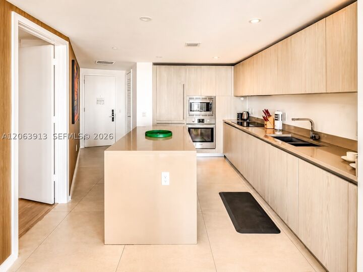 Property Photo:  4111 S Ocean Dr 1812  FL 33019 