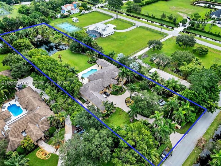 Property Photo: 14211 Sunset Ln FL 33330