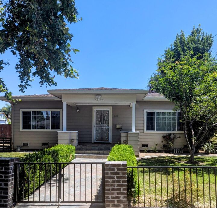 Property Photo:  21492 Montgomery Avenue  CA 94541 