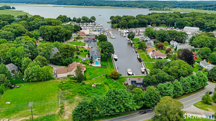 Property Photo:  81 Essex Road  CT 06475 
