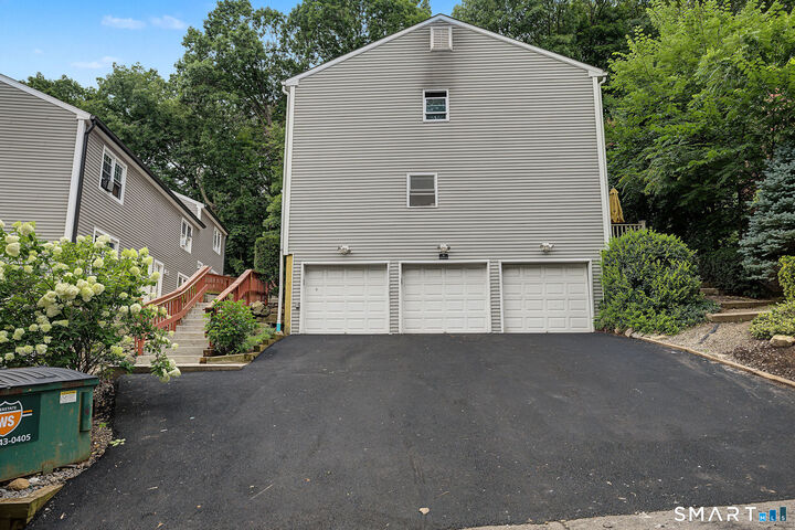 Property Photo: 6 Irving Place 3C CT 06810